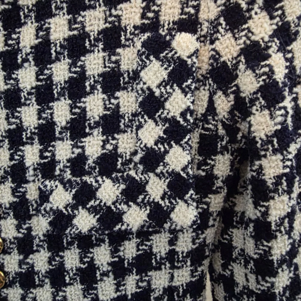 Authentic CHANEL Navy and Cream Houndstooth Jacket Fall 1991 34 0 2 XS - Picture 4 of 16